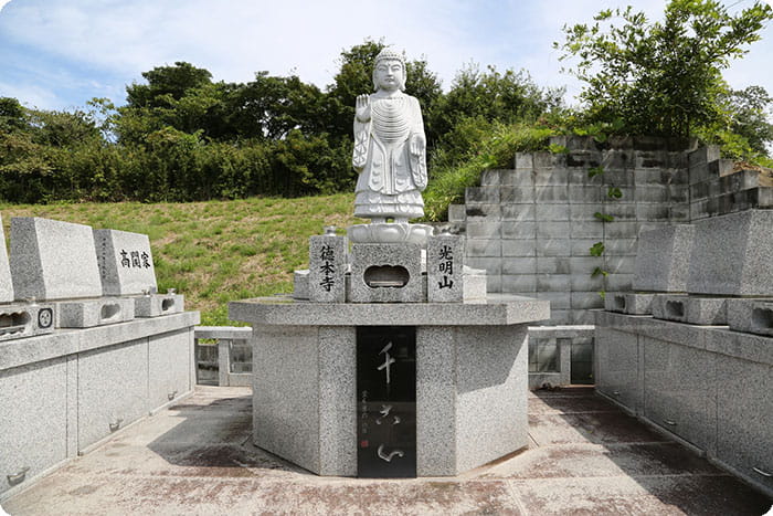 千古の塔